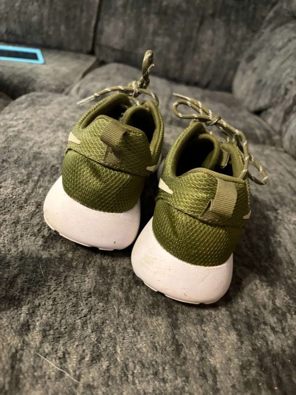 Nike Roshe Moss Olive green size 7